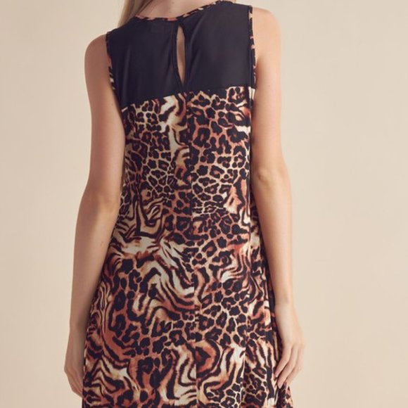 Yelete Full Size Animal Print Round Neck Sleeveless Dress with Pockets - Picture 3 of 5